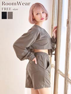 クロップド丈スウェットトップス&ショートパンツルームウェア