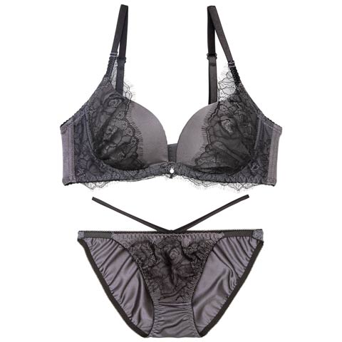 【三上悠亜着用】クラシックレーシーサテンブラジャー&フルバックショーツ［激売れ］(ブラック-B65/ショーツM)