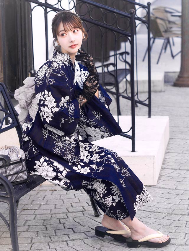 セパレート浴衣] 紺地×レトロ花柄浴衣[4点SET]【YUKATA by dazzy